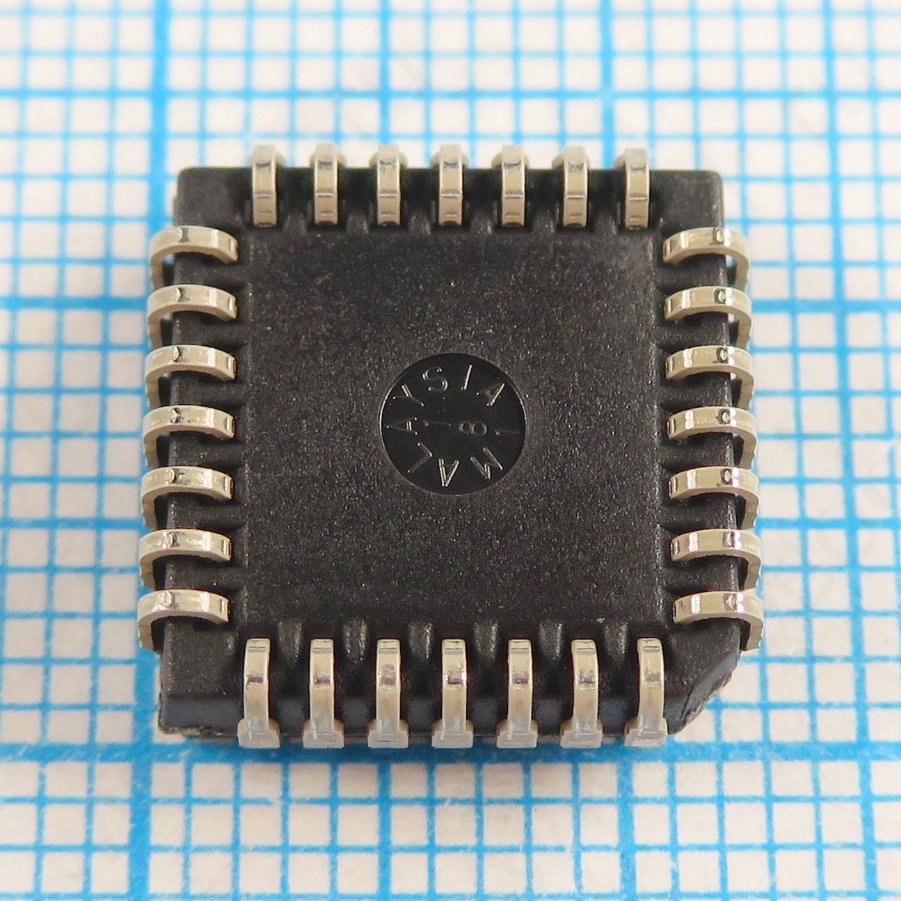 30342 BOSCH - используется в старых блоках европейских автомобилей