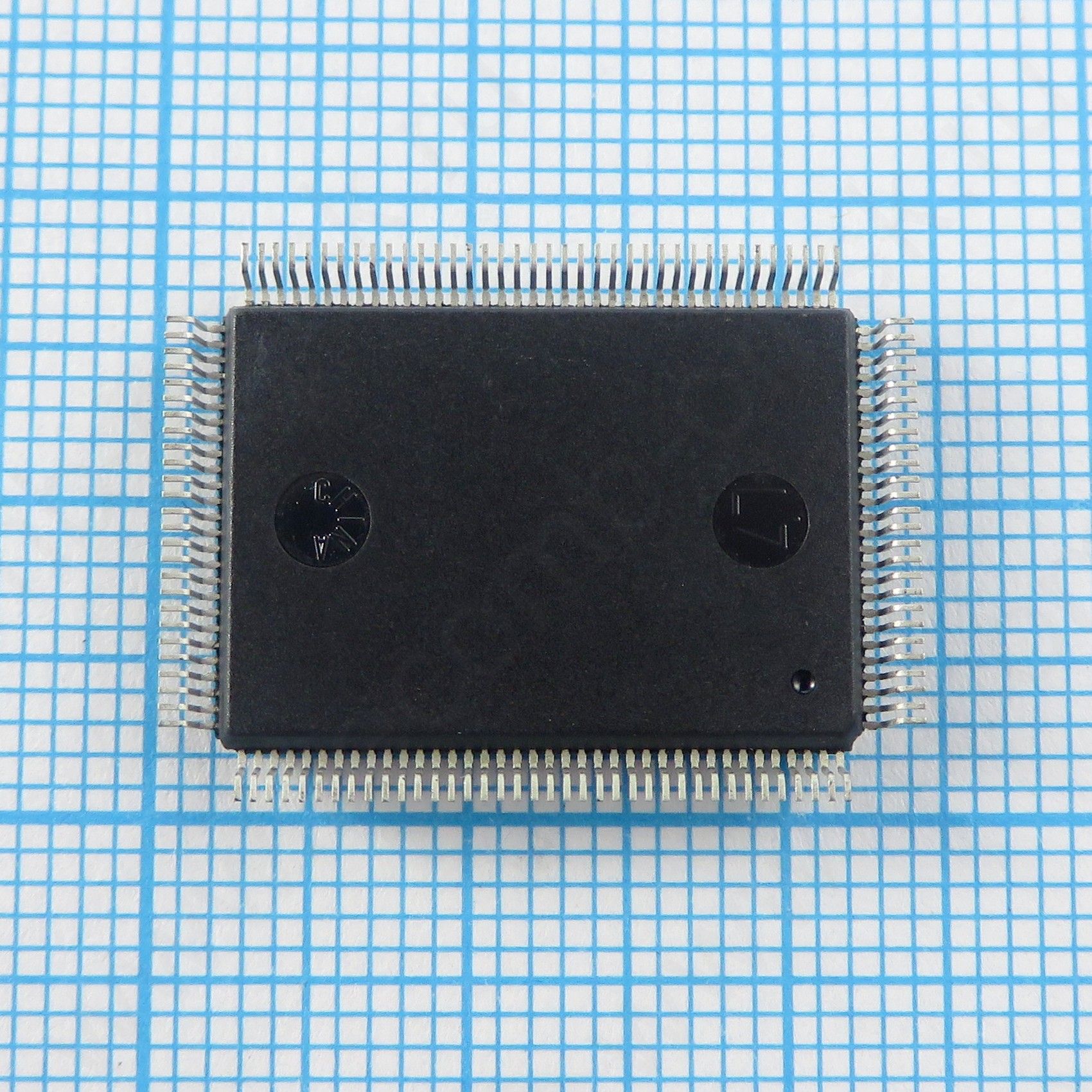 BCM5325EKQMG BCM5325 - Неуправляемый сетевой коммутатор 5 x 100Mbit