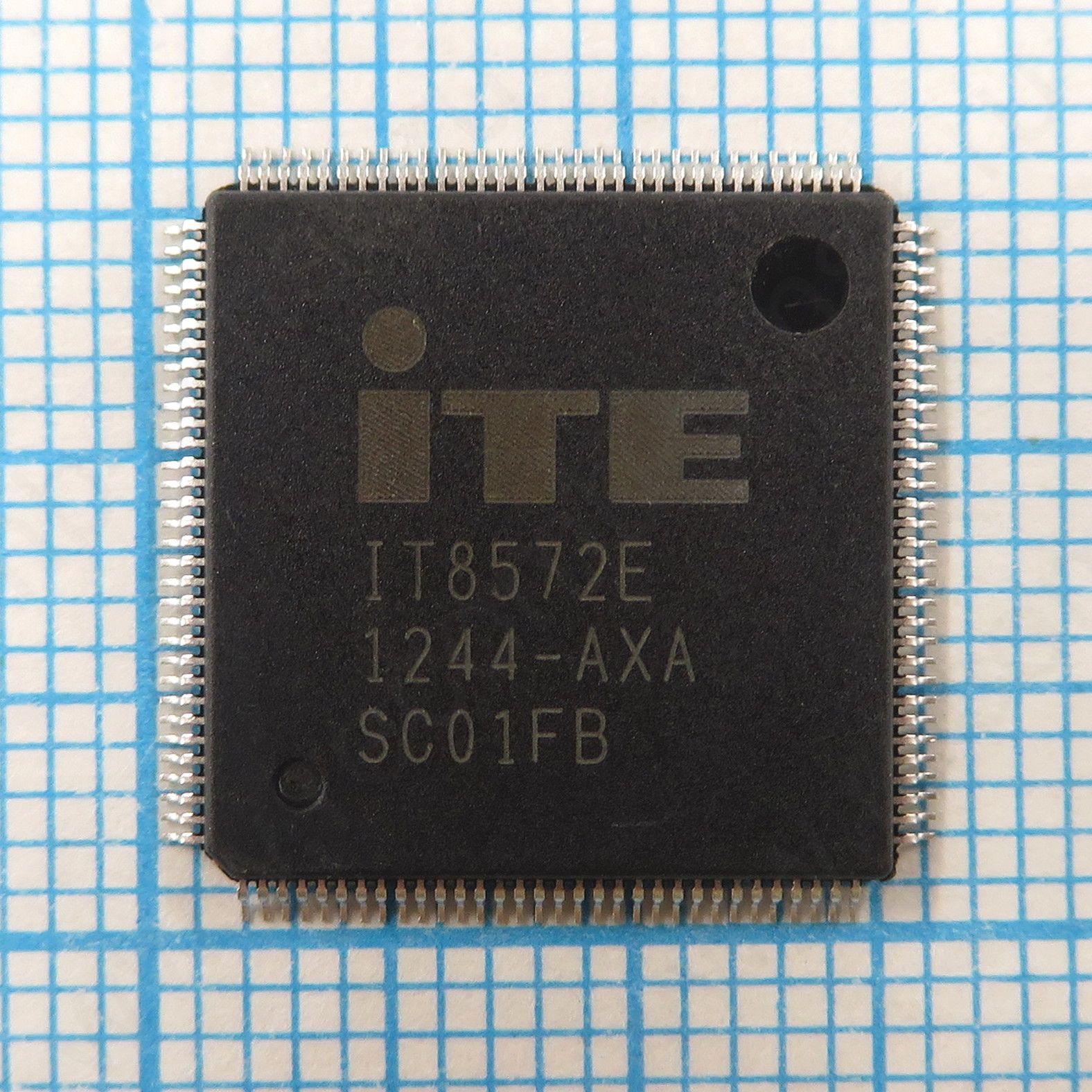 IT8572E AXA IT8572E-AXA - Мультиконтроллер